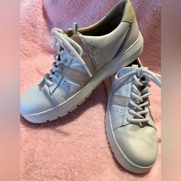 Vionic Simasa Women's Sneaker with Orthotic Support. leather lace-up, size 9.5 - Picture 8 of 8